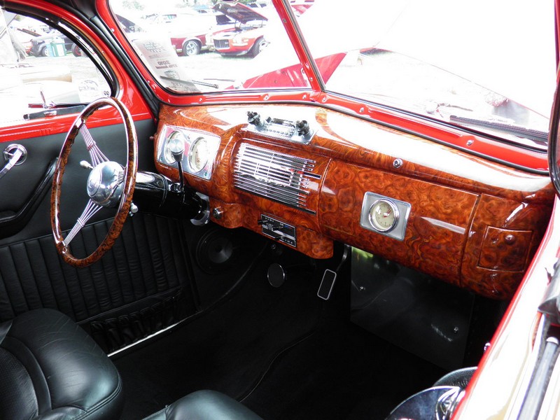 P9100514
The wood on this dash was beautiful.
